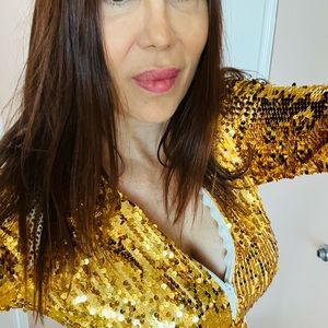 Cropped gold sequin 3/4 sleeves zip up jacket